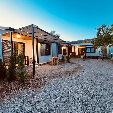 Dorf Life Palamutbuekue * Datça